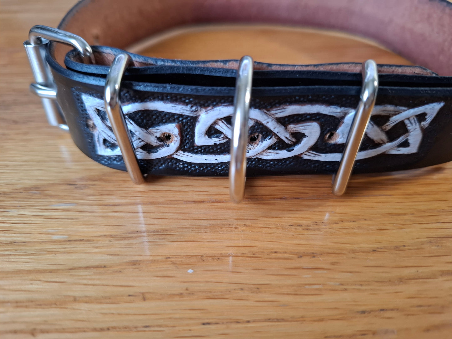 🐾 Coleira Personalizada Premium em Couro Genuíno – Artesanal, Elegante e Única