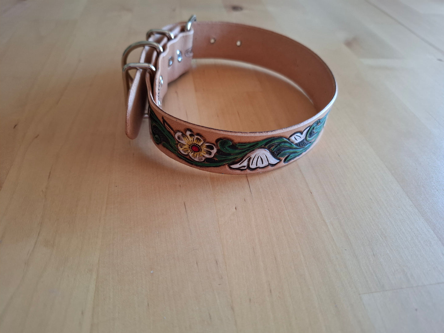 🐾 Coleira Personalizada Premium em Couro Genuíno – Artesanal, Elegante e Única