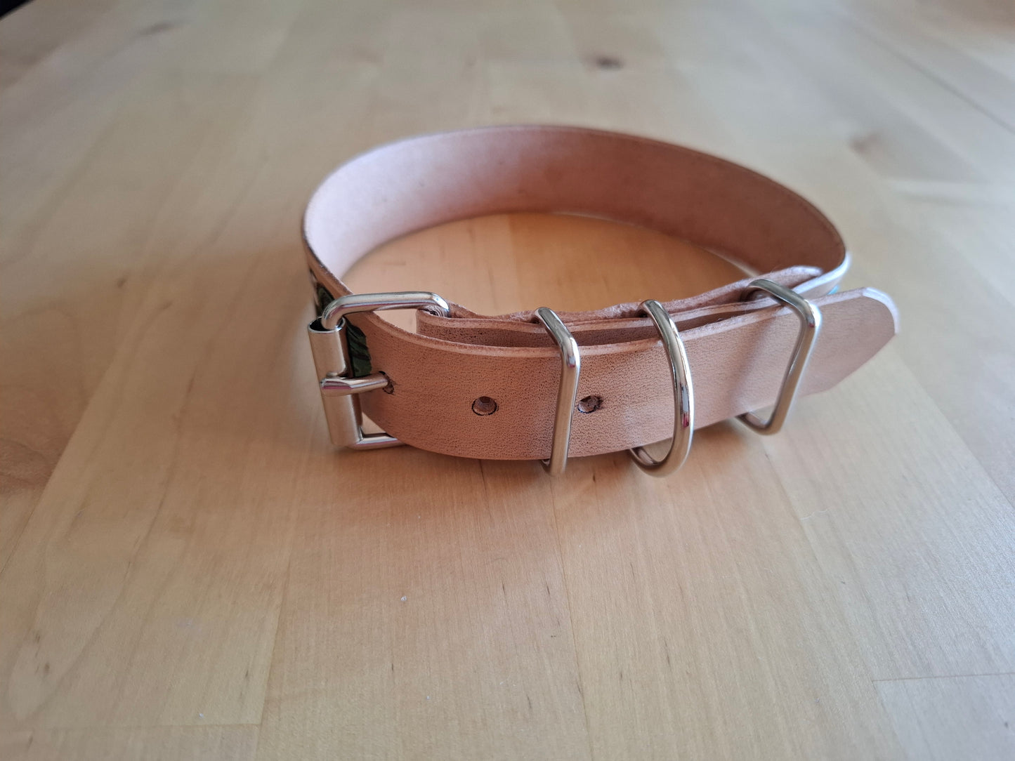 🐾 Coleira Personalizada Premium em Couro Genuíno – Artesanal, Elegante e Única