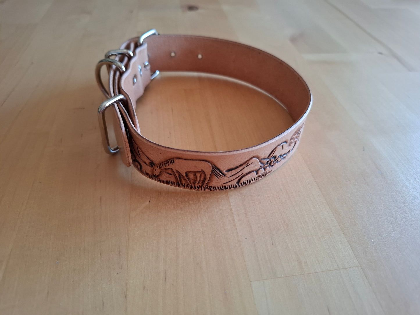 🐾 Coleira Personalizada Premium em Couro Genuíno – Artesanal, Elegante e Única