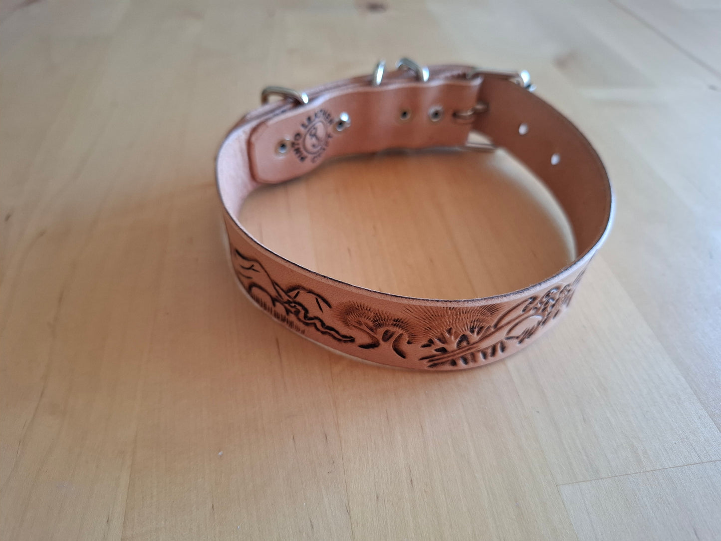 🐾 Coleira Personalizada Premium em Couro Genuíno – Artesanal, Elegante e Única