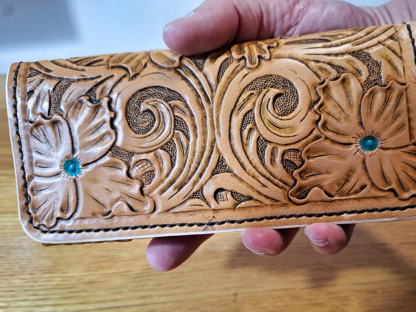 Women's Leather Wallet with Interlaced Pattern