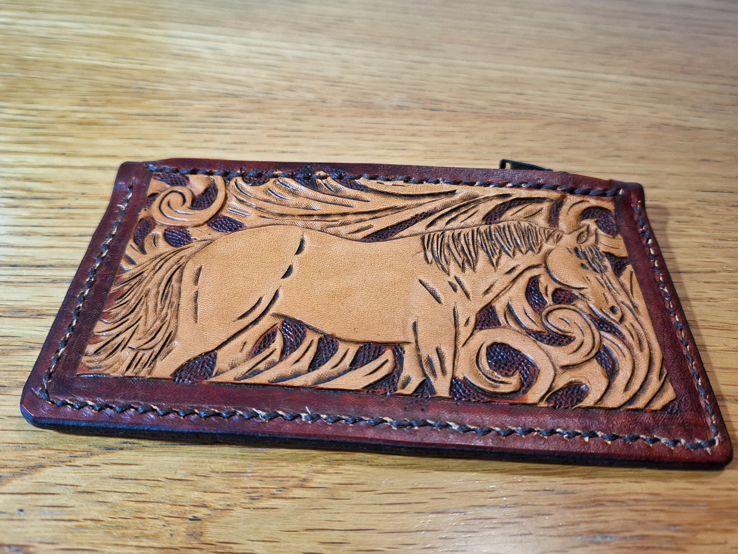Women's Leather Wallet with Interlaced Pattern