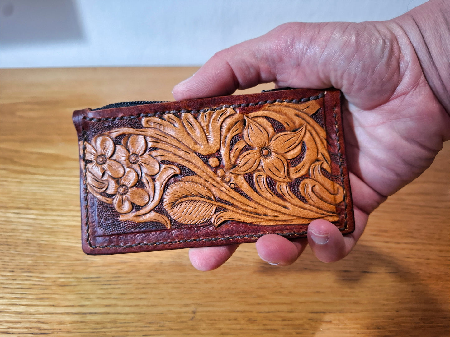Women's Leather Wallet with Interlaced Pattern