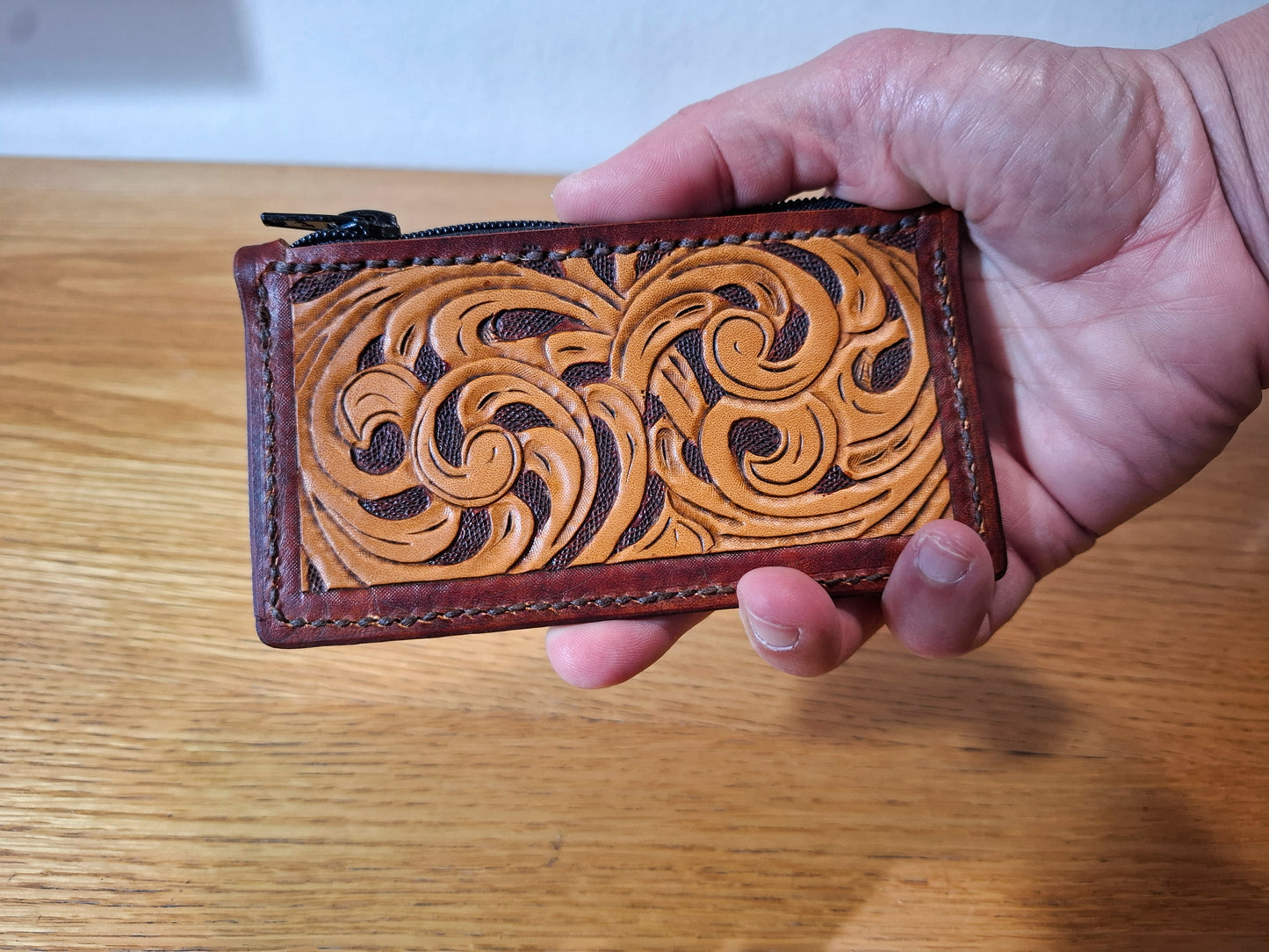 Women's Leather Wallet with Interlaced Pattern