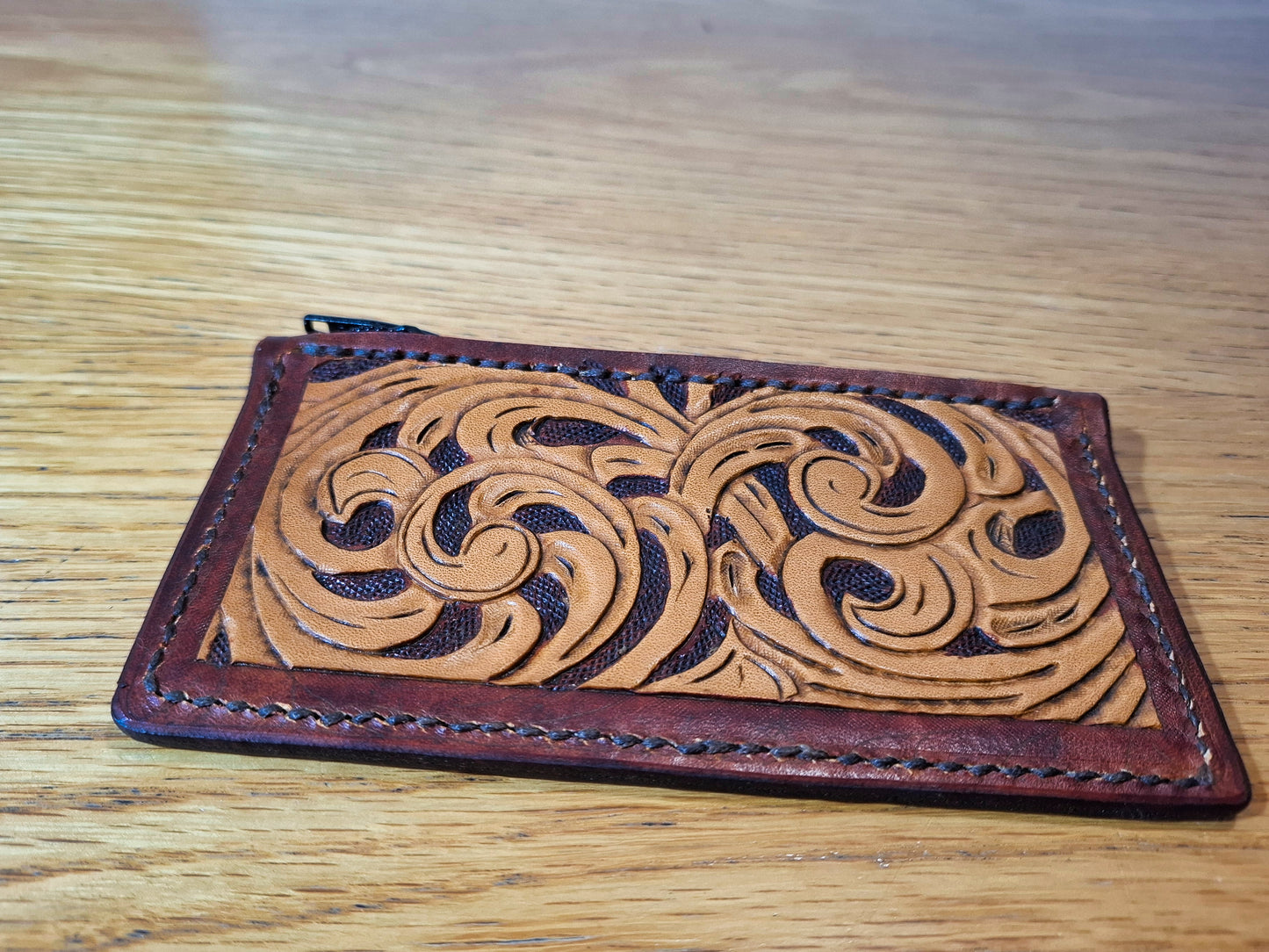 Women's Leather Wallet with Interlaced Pattern