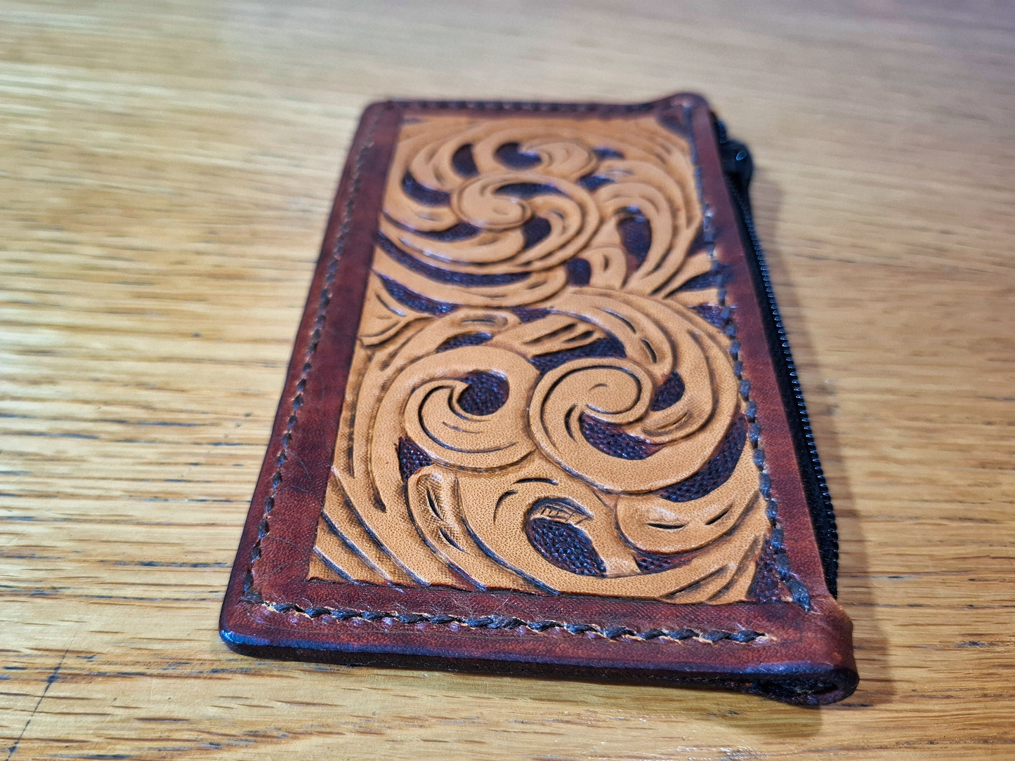 Women's Leather Wallet with Interlaced Pattern