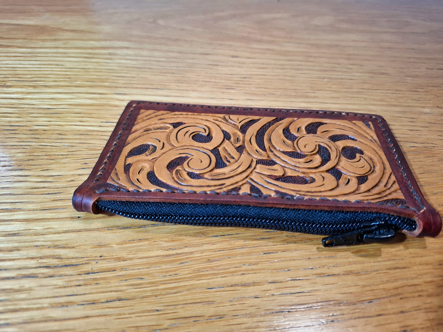 Women's Leather Wallet with Interlaced Pattern