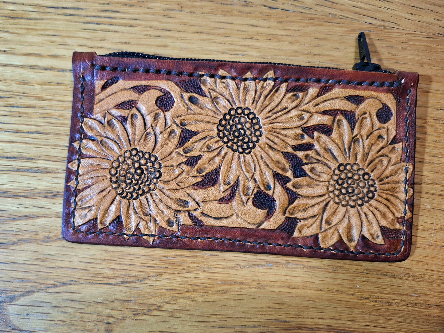Women's Leather Wallet with Interlaced Pattern