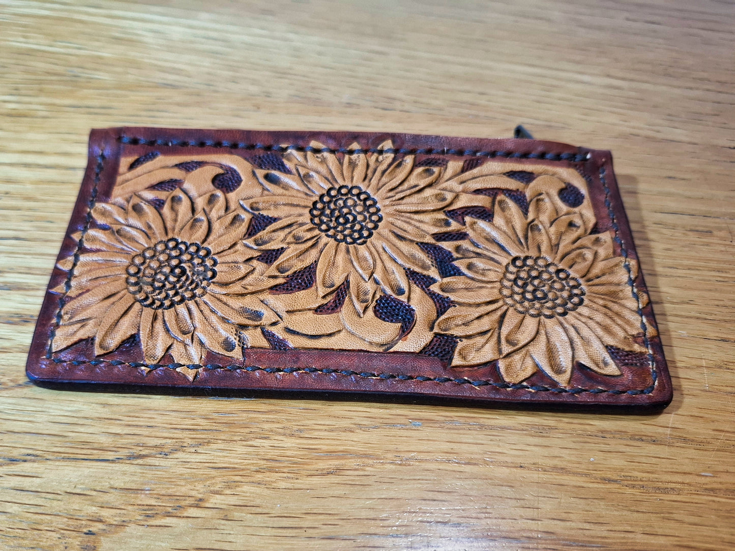Women's Leather Wallet with Interlaced Pattern