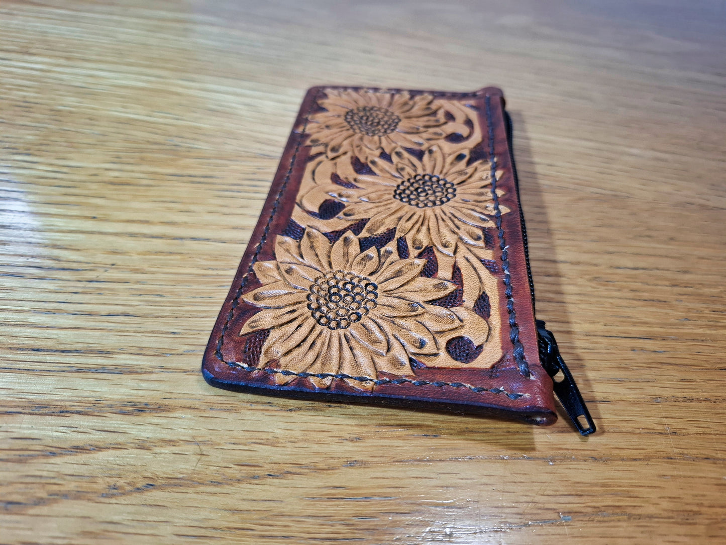 Women's Leather Wallet with Interlaced Pattern