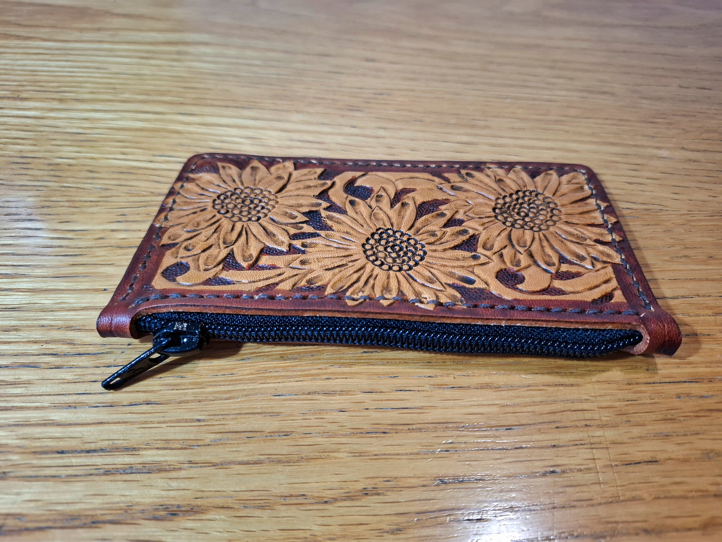 Women's Leather Wallet with Interlaced Pattern