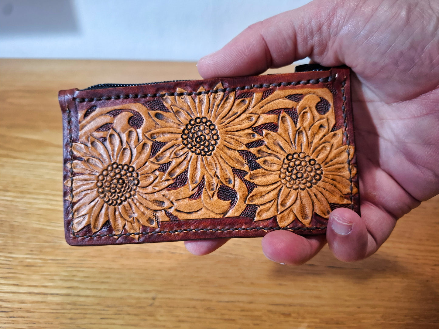 Women's Leather Wallet with Interlaced Pattern