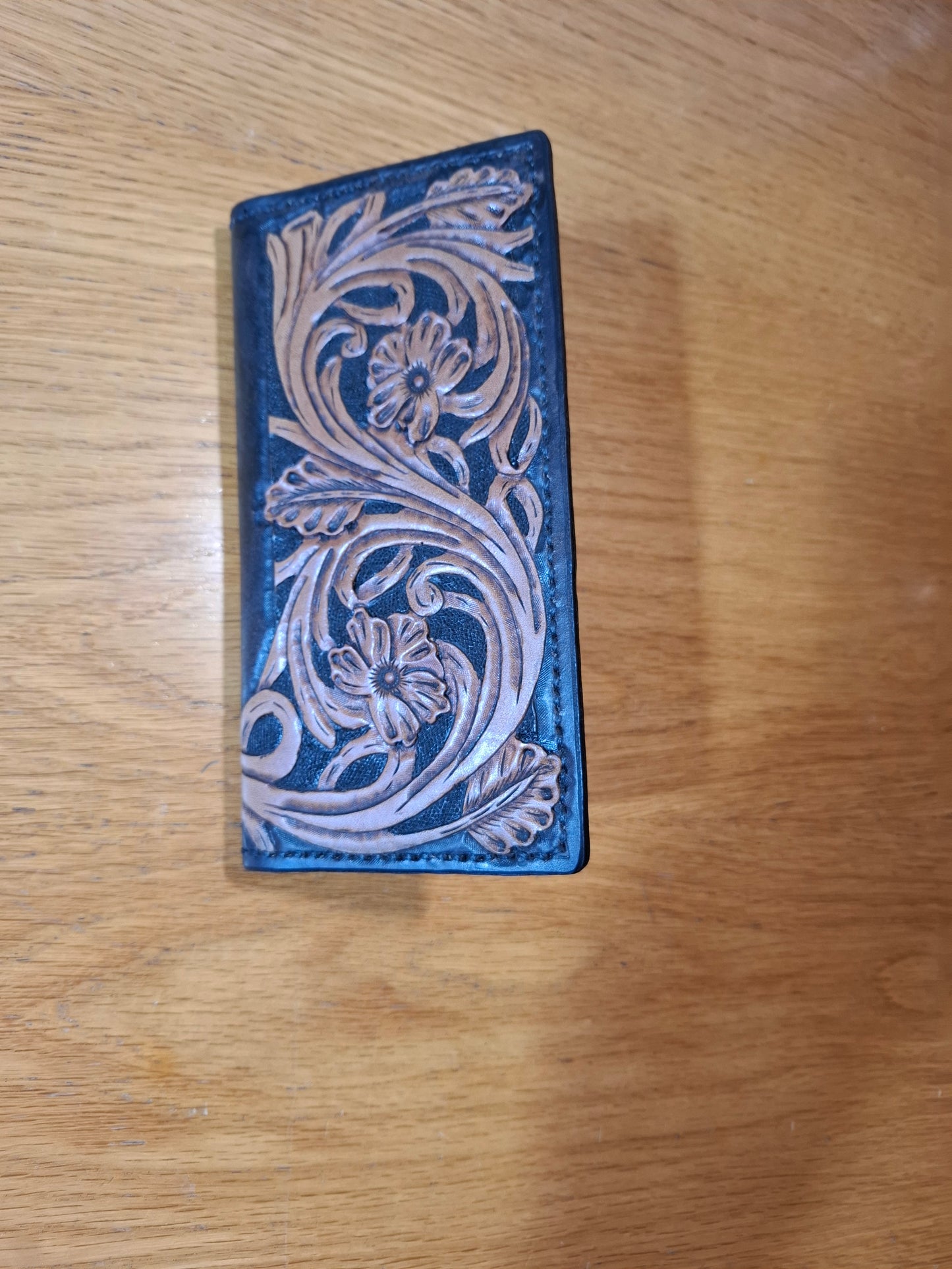 Carteira Masculina Artesanal em Couro Trabalhada à Mão