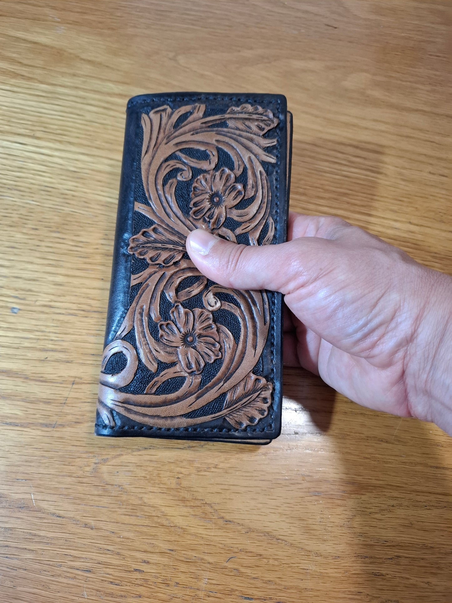 Carteira Masculina Artesanal em Couro Trabalhada à Mão