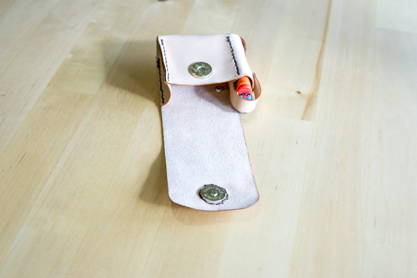 Porta-Cigarros em Couro Natural com Porta-Isqueiro | Feito à Mão