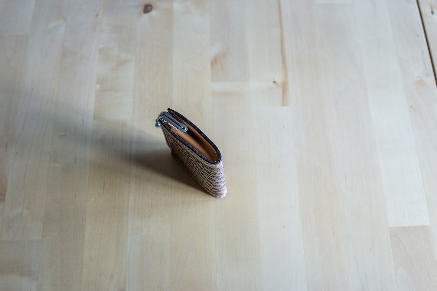 Porta-Moedas em Couro com Carving Manual – Feito à Mão em Portugal