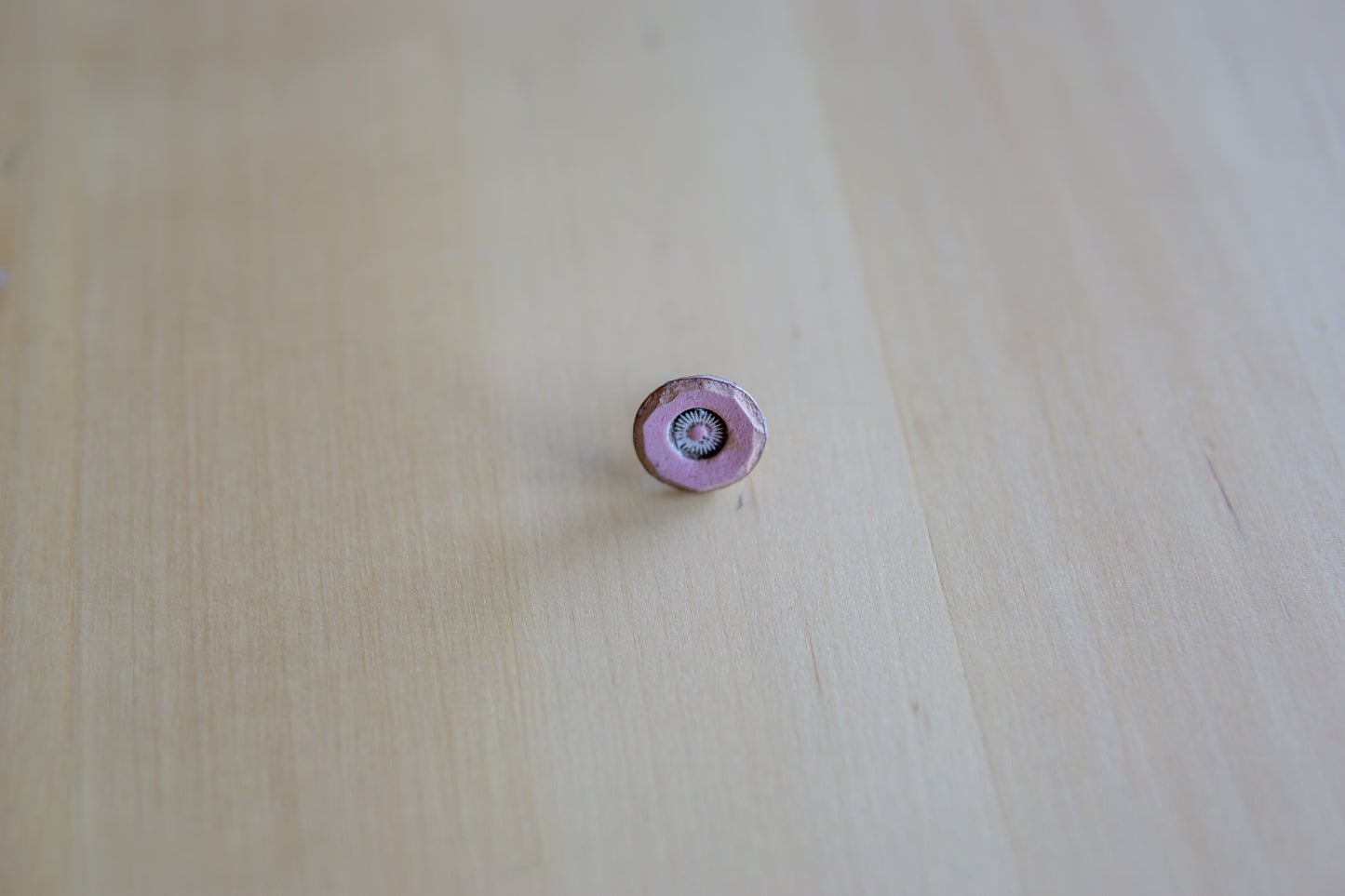 Brincos Artesanais em Couro - Modelo Botão Rosa com Flor Central